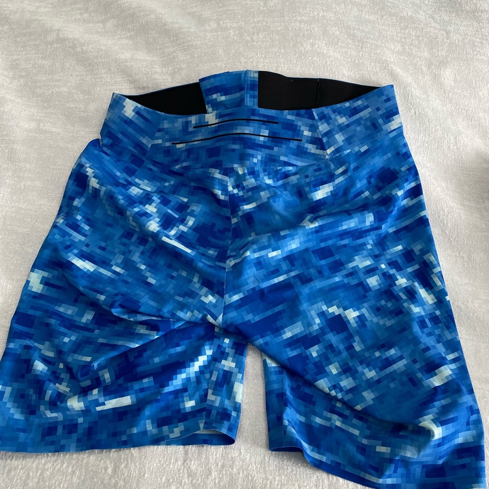 Men’s Lulu lemon board shorts